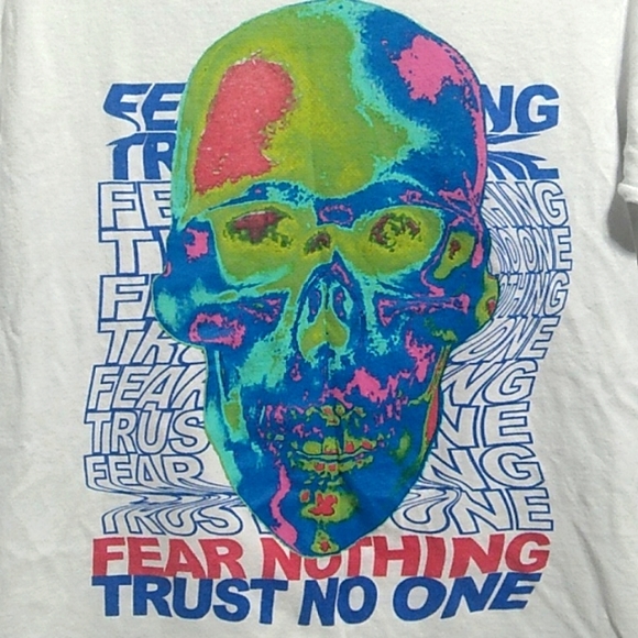 SALE! RARE! Vintage The Young & Wild! Fear Nothing Trust No One Shirt (X-60) - Picture 2 of 6